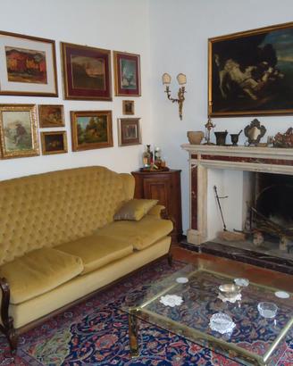 Caminetto in marmo antico