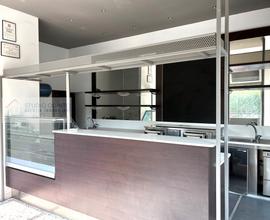 Locale commerciale adibito a bar