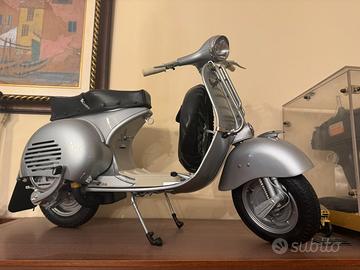 Modello in scala 1:3 Vespa 150 GS Hachette