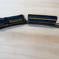 LOCOMOTIVA ATLAS SANTA FE 5628 SCALA HO USATA