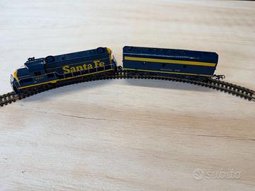 LOCOMOTIVA ATLAS SANTA FE 5628 SCALA HO USATA