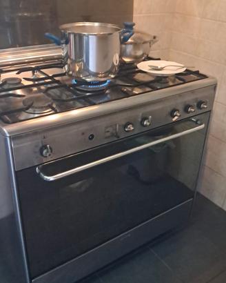 macchina del gas e cucina lineare lube