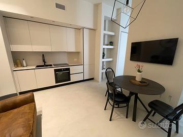 Affi ttasi grazioso app a due passi dal centro