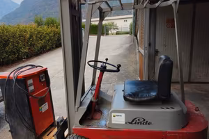 Carrello elevatore elettrico Linde 