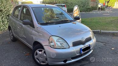 Toyota yaris 2001