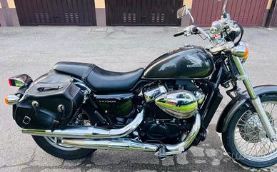 honda  vt750s