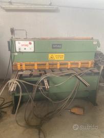 Cesoia per taglio lamiere