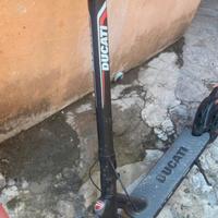 Monopatino ducati