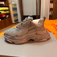 balenciaga triple s