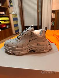 balenciaga triple s