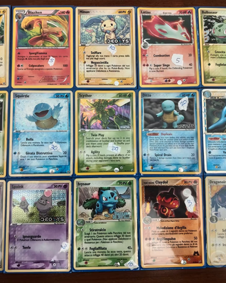 Carte Pokemon di diversi set/ edizioni.