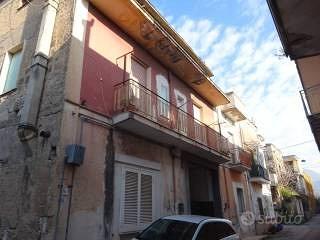 Palazzo autonomo 600mq