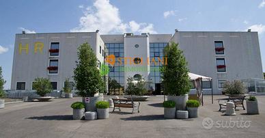 Locale commerciale, Corso Garibaldi - Pietracupa