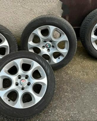 ALFA 159 - CERCHI IN LEGA DA 16" - GOMMATI