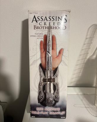 Lama Celata Ezio Auditore - NECA Replica