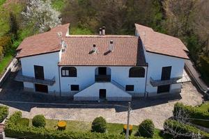 Porzione di villa bifamiliare