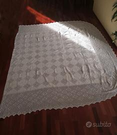 Copriletto realizzato a mano