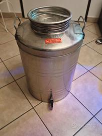 Contenitore per olio in acciaio