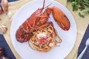 Ristorante con licenza e muri di mq 320