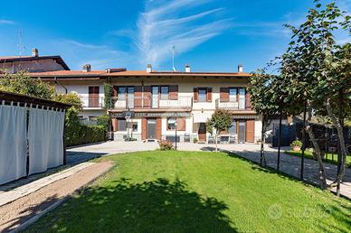 CASA SEMINDIPENDENTE A BARBANIA