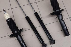 Ammortizzatori nuovi sportivi Golf IV / Leon