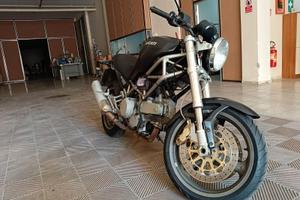 Ducati Monster 620 dark