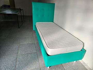Letto Singolo in pelle  nuovo 
