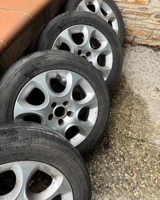 Gomme Alfa 159 ~  R 16 - Mozzo 5x110