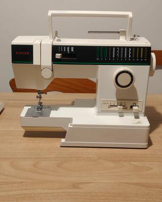macchina da cucire  Singer modello 9020