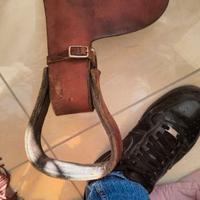 Sella per cavalli in pelle