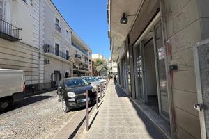 NEGOZIO A AVERSA
