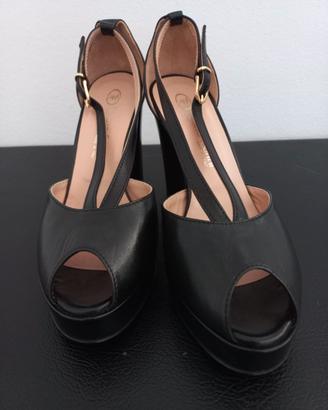 SCARPE IN PELLE