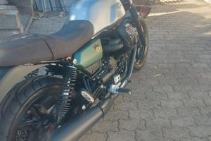 Moto Guzzi V7 - 2021