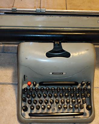 macchina da scrivere Lexikon 80