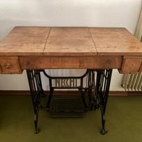 Antica macchina da cucire NECCHI