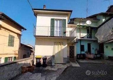 Immobile in asta di 182 m² con 5 locali e box auto