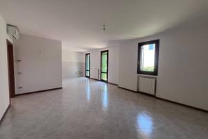 Appartamento di 110 m² con 4 locali a Lonigo
