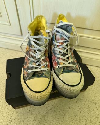 Converse alte con fiori