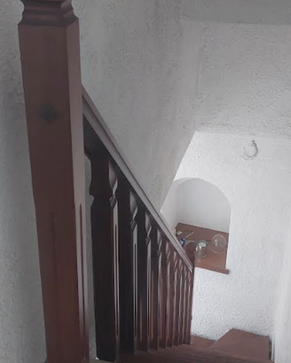 scala a L legno massello per interni
