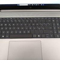 HP Envy 17 Intel Core 7 155H - 32GB Ram - 1 TB SSD