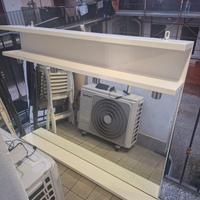 Specchio bagno con illuminazione e mensola in legn