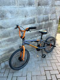 Bmx bicicletta