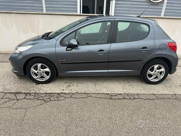 Pegeot 207