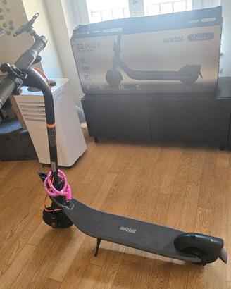 Monopattino elettrico Ninebot E2 Plus II