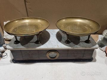 bilancia vintage a due piatri