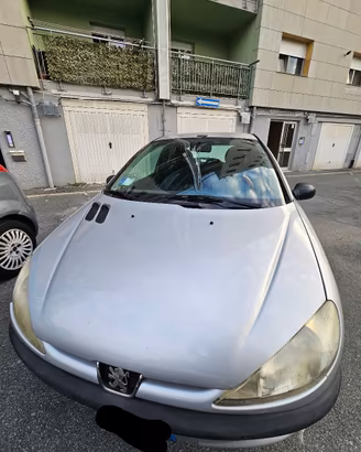 Peugeot 206 1.1 benz. 3p, 82.000 km, ok neopaten.
