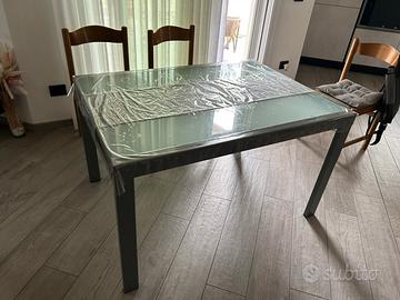 Tavola cucina in vetro