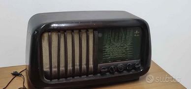 Antica radio radica di Noce a valvole vintage non