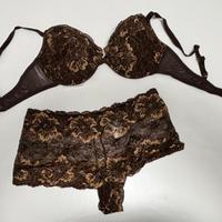 Completo in pizzo marrone