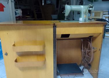 Macchina da cucire a pedale